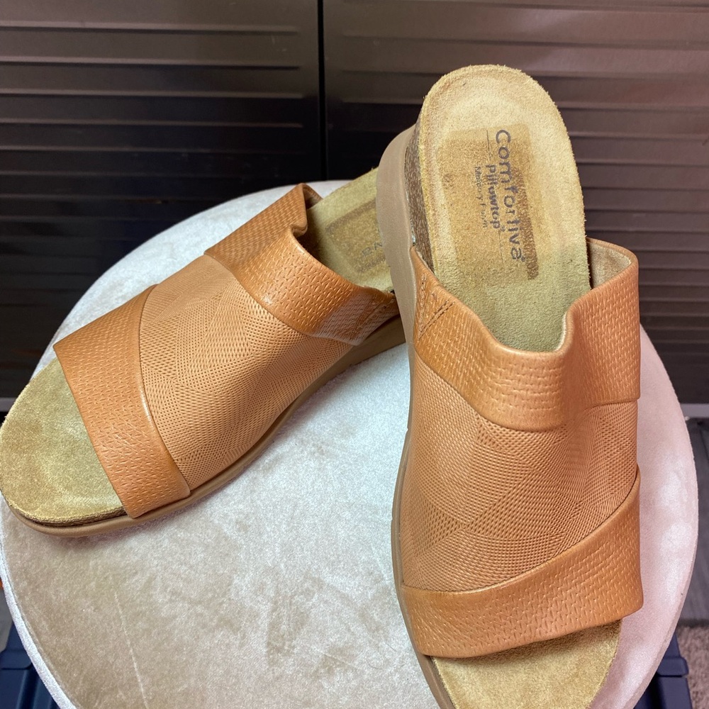 Comfortiva Smithie Pillowtop Sandals